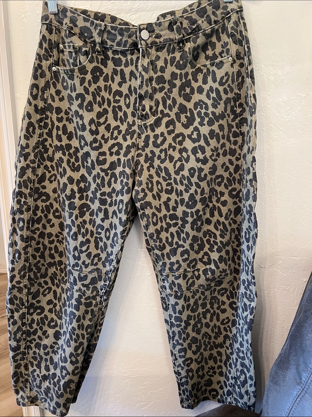 Women Barrel Leopard Print Casual Pants - Tan/Black large